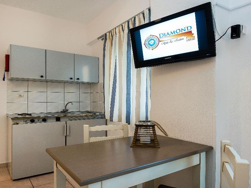 Diamond Apartments & Suites Hersonissos  Exteriör bild